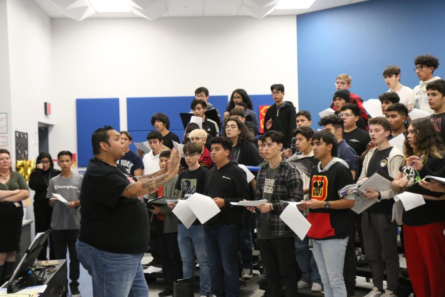 Choir+students+practice+for+mens+concert+at+Americas+Nov.+10.+Photo+by+Erick+Garcia.+